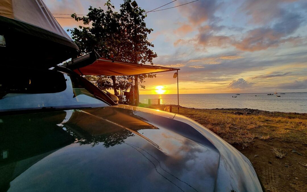 Déconnexion et minimalisme : quand le SUV devient maison tropicale